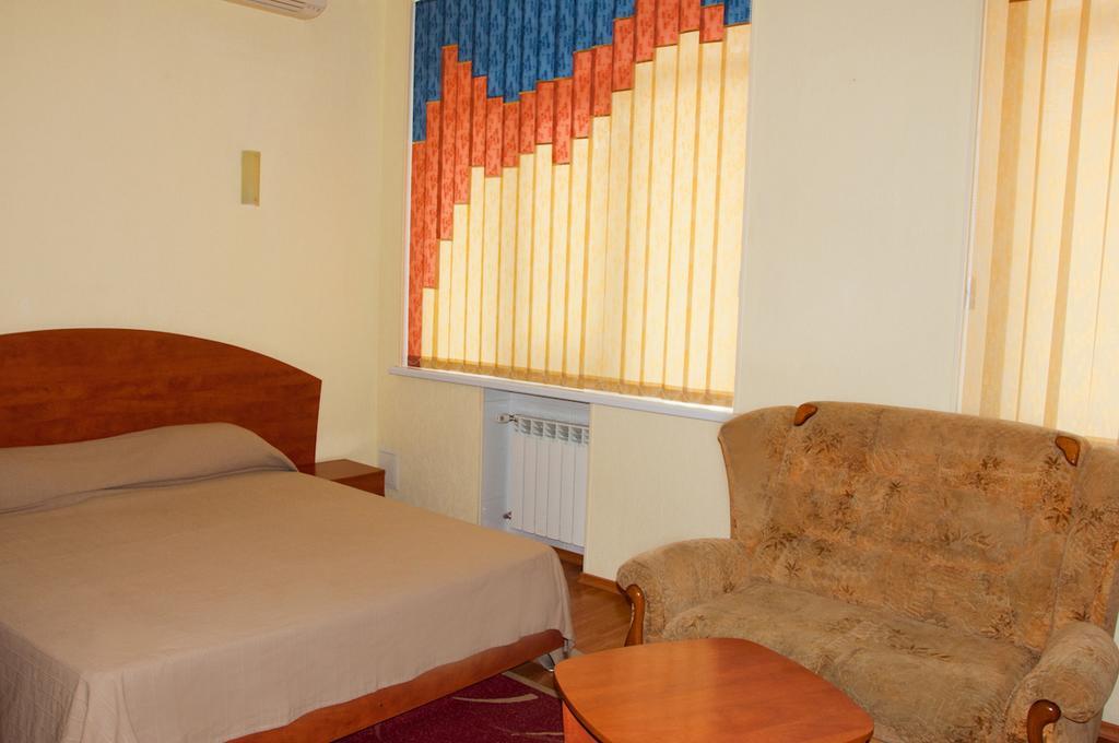 Hotel 7 Zirok Melitopolʼ Δωμάτιο φωτογραφία